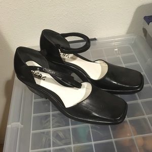 BCBG shoes